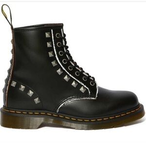 Dr. Martens 1460 Stud 8 Martin boots Black Unisex